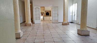 Maison - 208 m² - 6 pièces