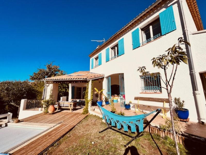 Maison - 200 m² - 7 pièces