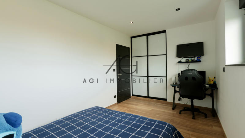 Maison - 228 m² - 5 pièces