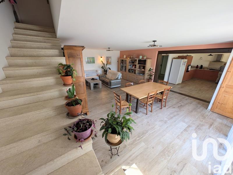 Maison - 279 m² - 9 pièces