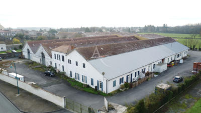 Local d'activité / Entrepôt - 6 360 m² - 15 pièces