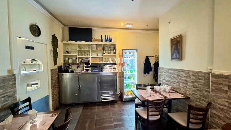 Local commercial - 100 m² - 4 pièces