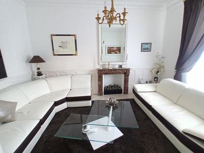 Maison - 311 m² - 8 pièces