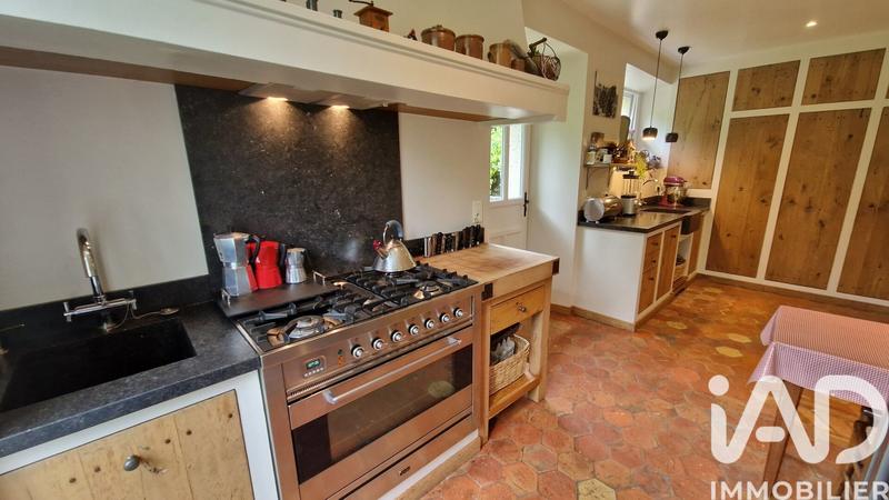 Maison - 217 m² - 7 pièces