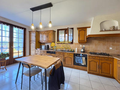 Maison - 194 m² - 8 pièces