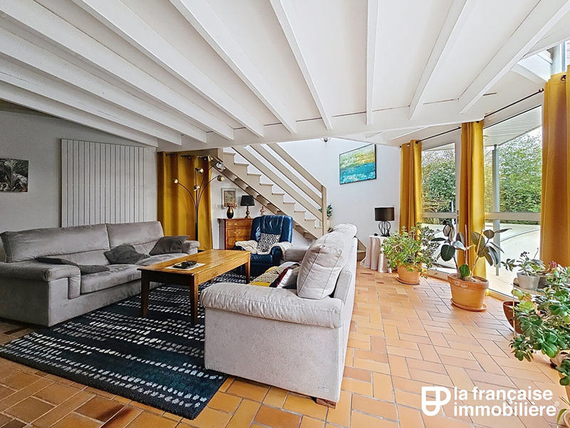 Maison - 181 m² - 6 pièces