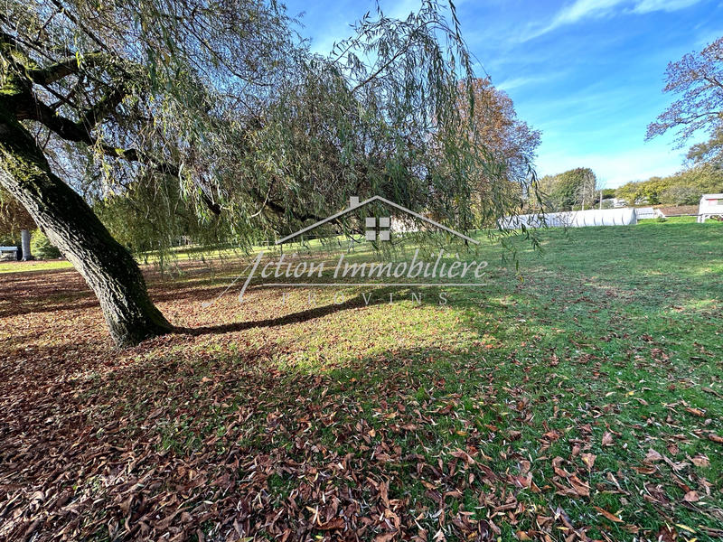 Propriété - 270 m² - 11 pièces