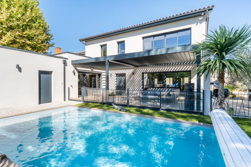 Villa - 250 m² - 7 pièces