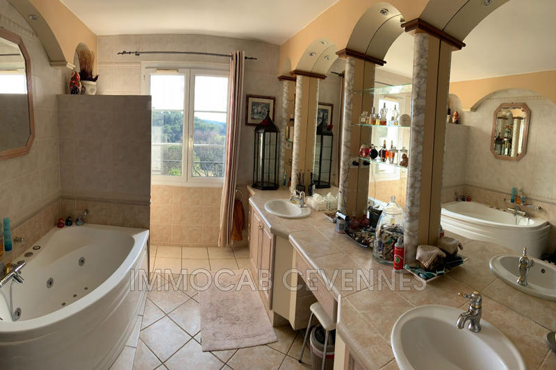 Villa - 176 m² - 6 pièces