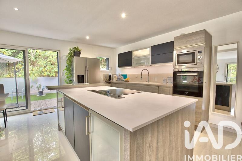 Maison - 168 m² - 3 pièces