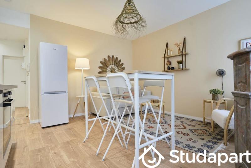 Chambre - 13 m² - 1 pièce