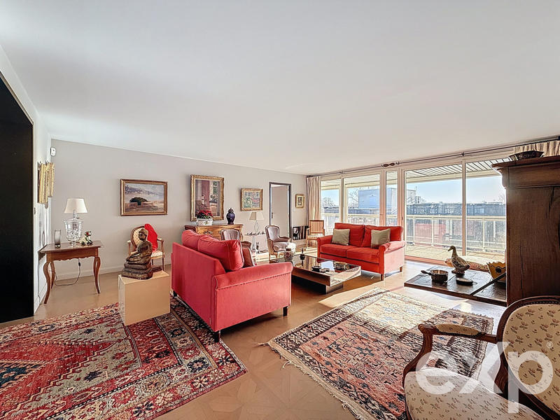 Appartement - 220 m² - 5 pièces