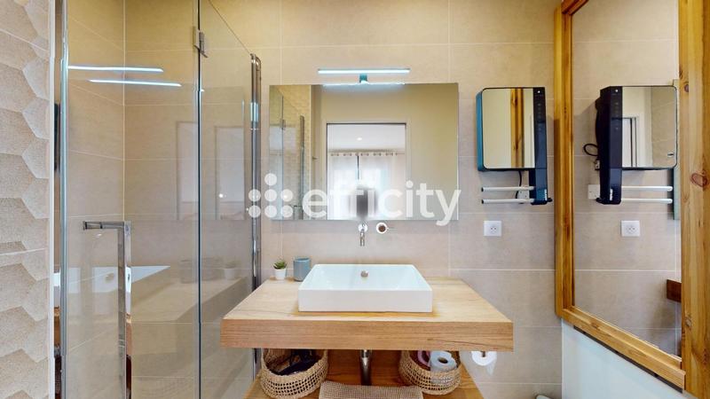 Maison - 186 m² - 8 pièces