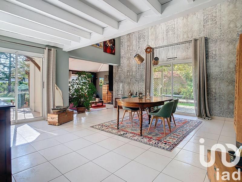 Maison - 202 m² - 8 pièces