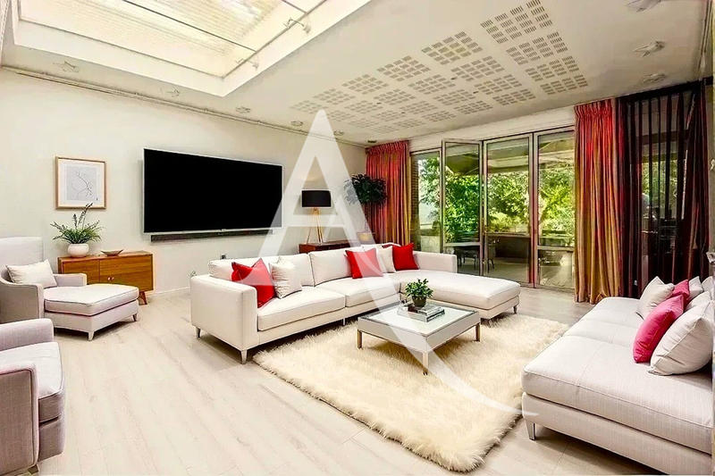 Maison - 182 m² - 5 pièces