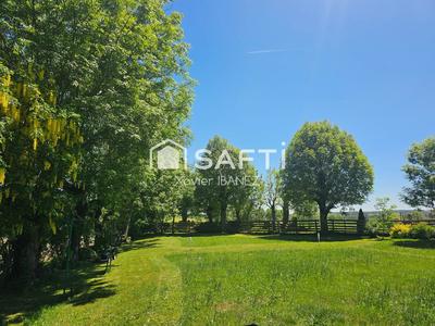 Maison - 270 m² - 13 pièces