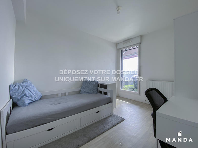 Chambre - 12 m² - 4 pièces