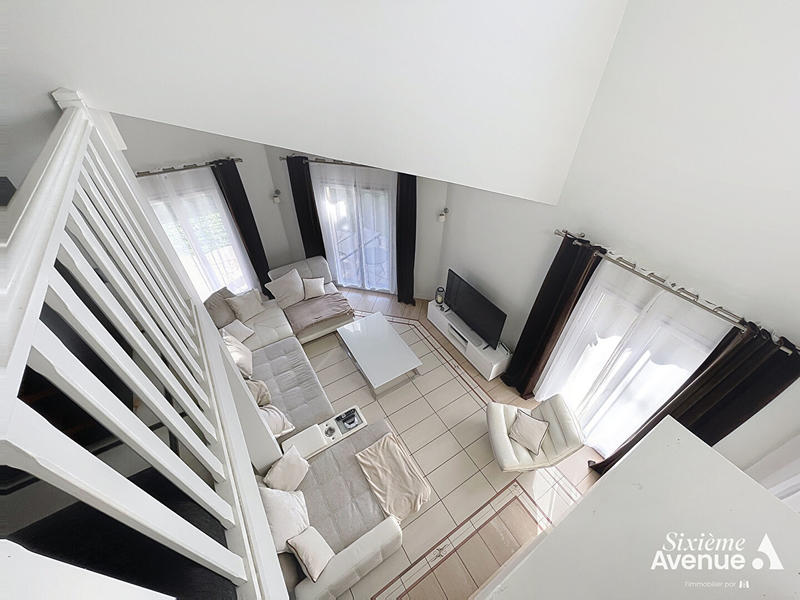 Maison - 181 m² - 8 pièces