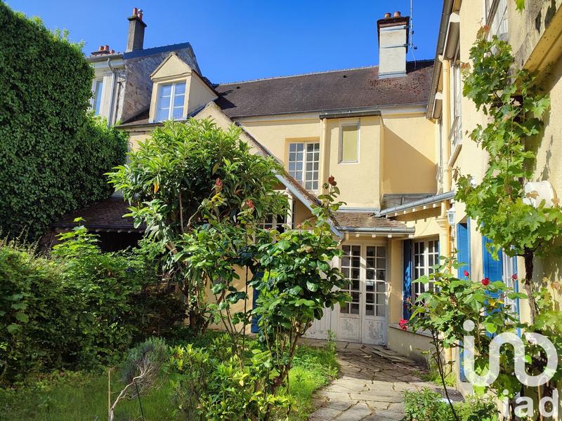 Maison - 246 m² - 10 pièces