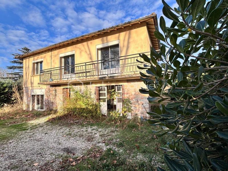 Maison traditionnelle - 137 m² - 6 pièces