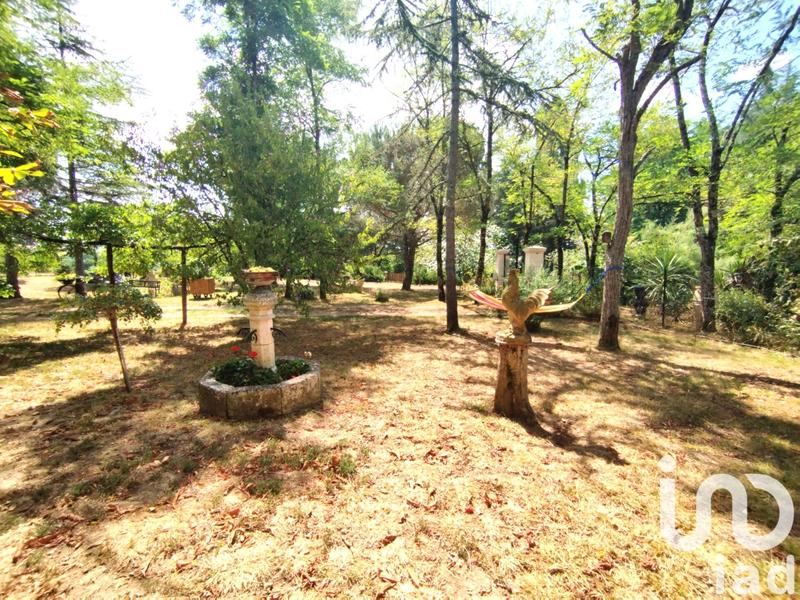 Maison - 235 m² - 8 pièces