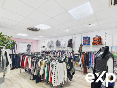 Fonds de commerce - Magasins - 132 m²