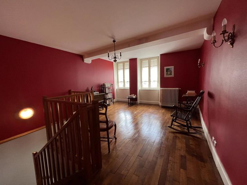 Maison - 110 m² - 4 pièces