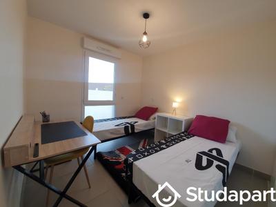 Chambre - 11 m² - 1 pièce