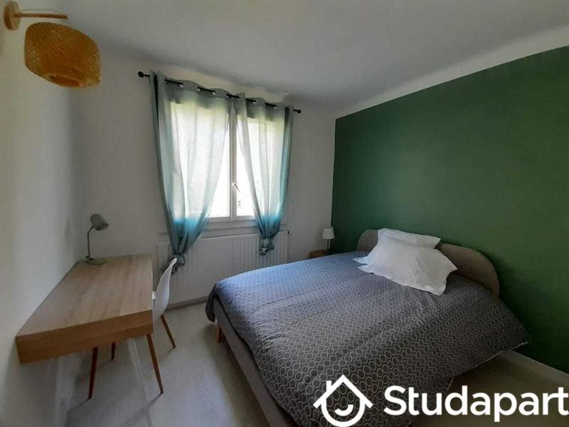 Chambre - 10 m² - 1 pièce