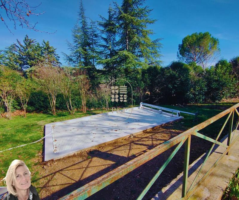 Maison - 270 m² - 8 pièces