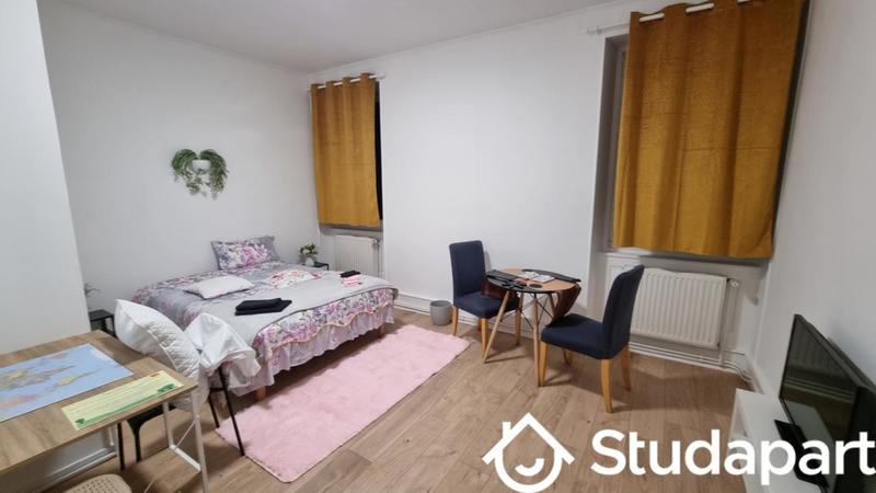 Chambre - 11 m² - 1 pièce