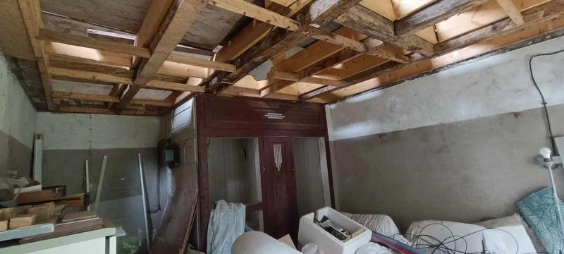 Maison - 94 m² - 10 pièces