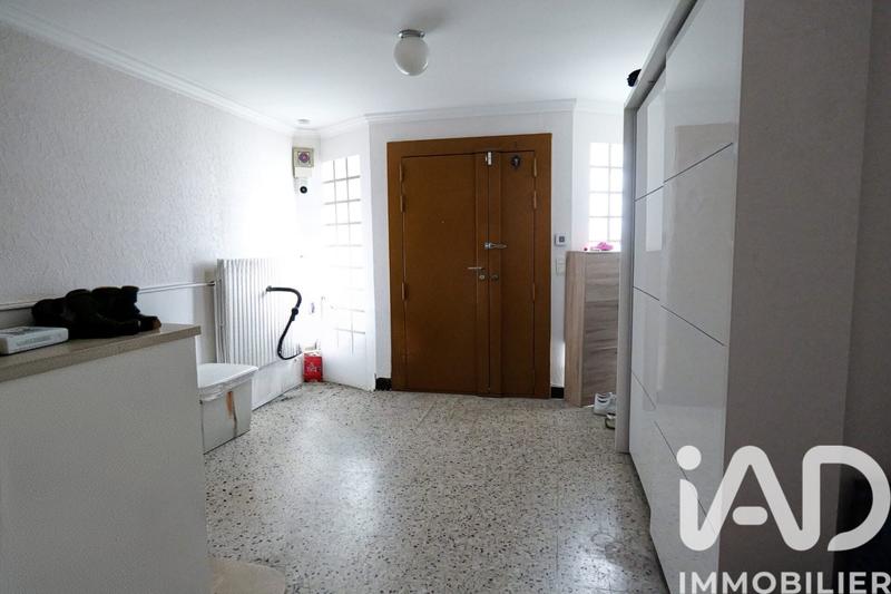 Maison - 240 m² - 8 pièces