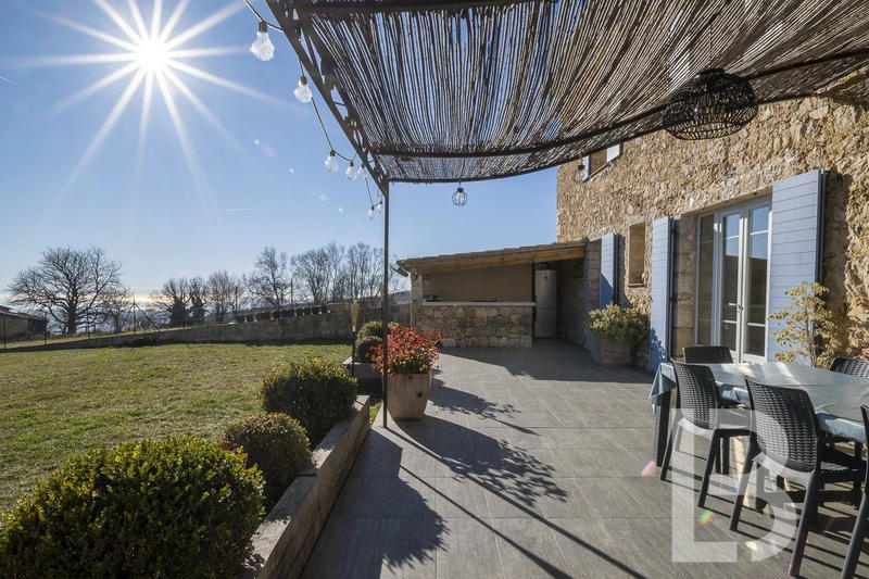 Mas - 220 m² - 6 pièces