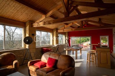 Demeure - 230 m² - 6 pièces