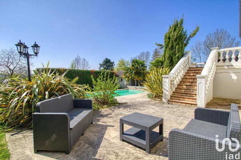 Maison - 195 m² - 7 pièces