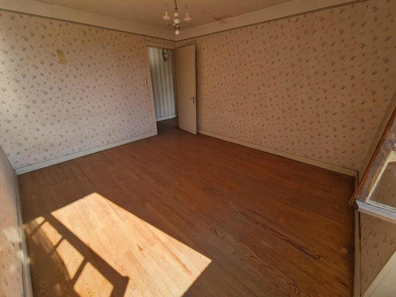 Maison - 220 m² - 8 pièces