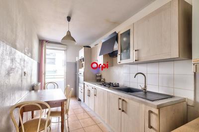 Appartement - 80 m² - 4 pièces