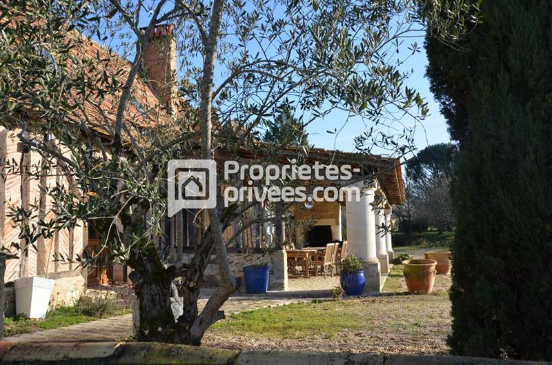 Demeure - 450 m² - 14 pièces