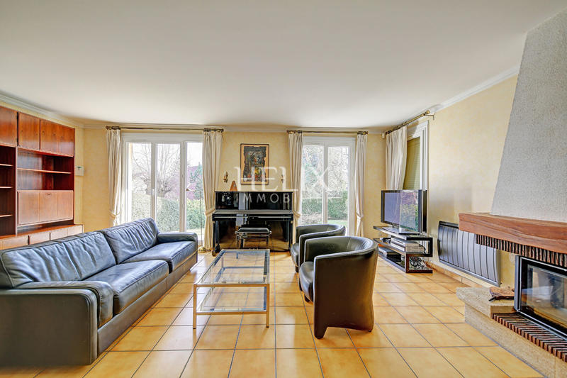 Maison - 141 m² - 7 pièces