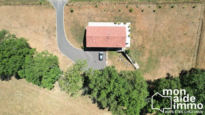 Maison - 260 m² - 8 pièces