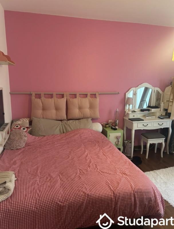 Chambre - 11 m² - 1 pièce