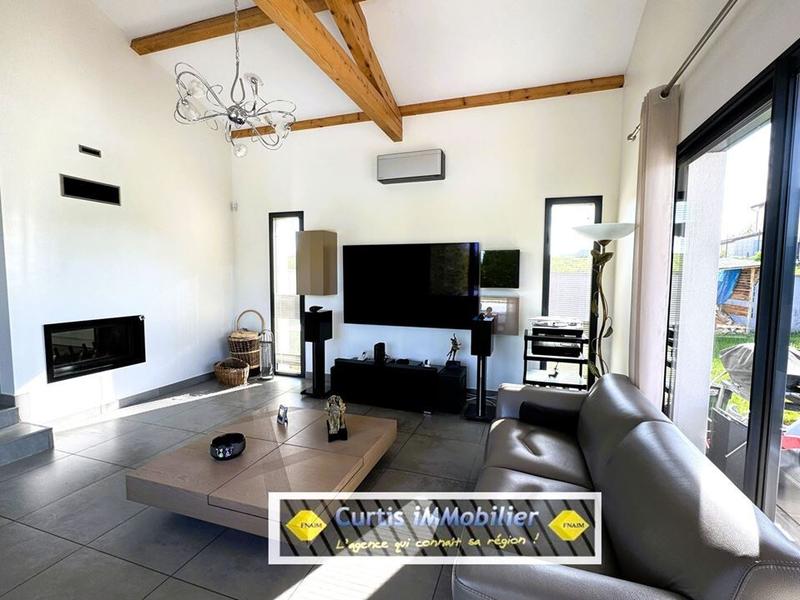 Maison - 145 m² - 6 pièces