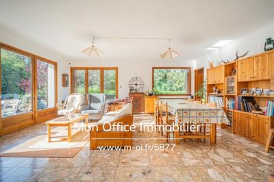 Maison - 172 m² - 7 pièces