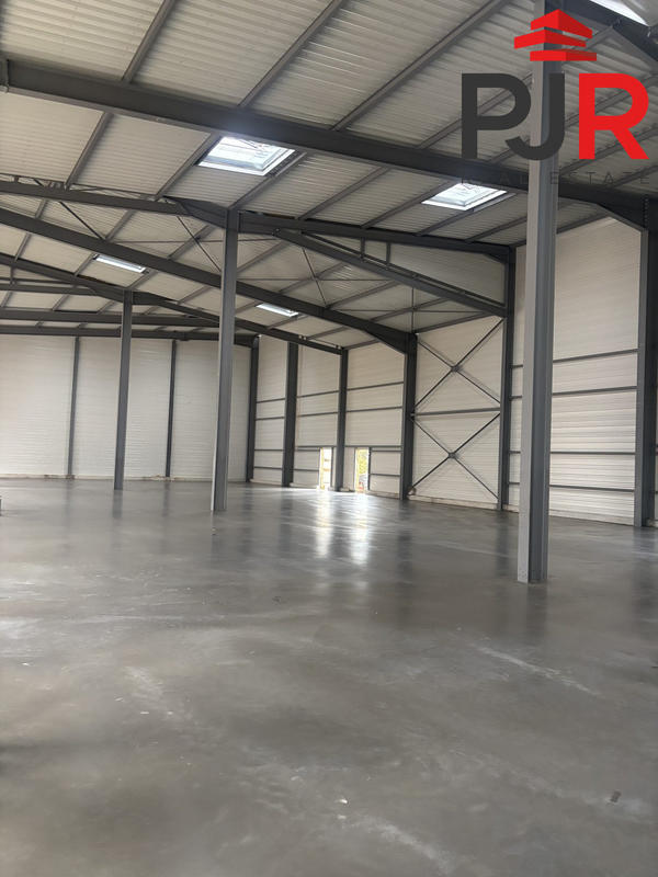 Local d'activités - 208 m²