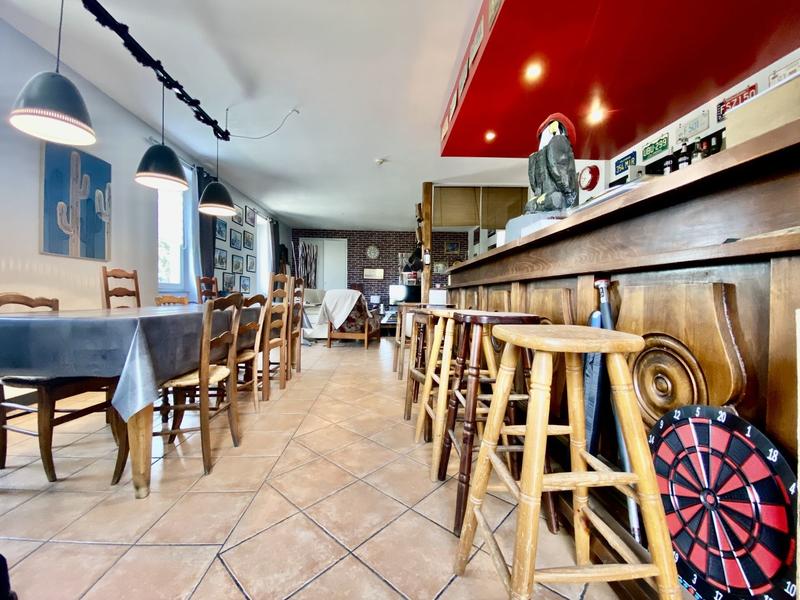 Maison - 279 m² - 9 pièces