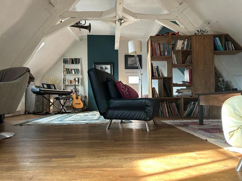 Maison - 260 m² - 10 pièces