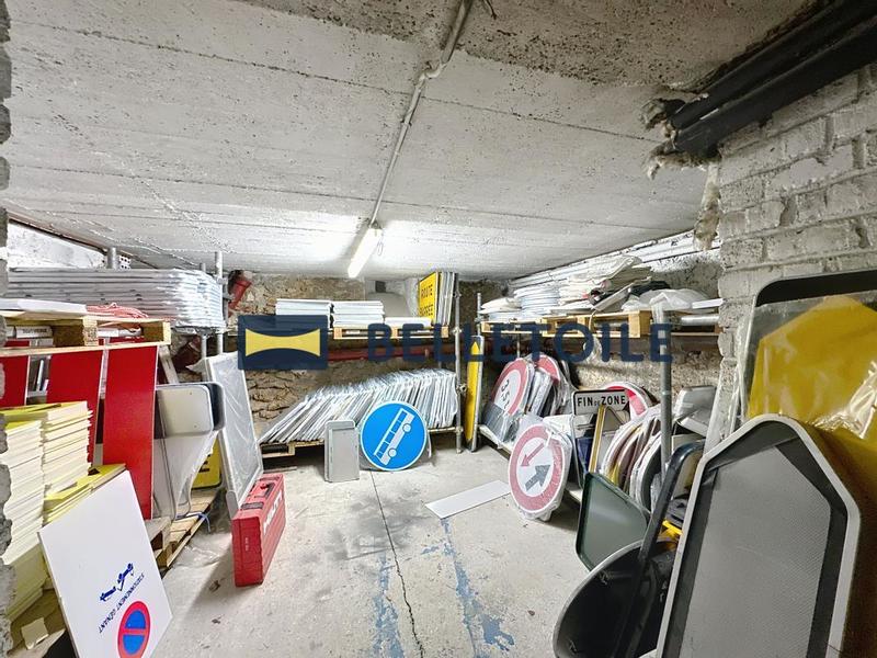 Local commercial - 127 m²