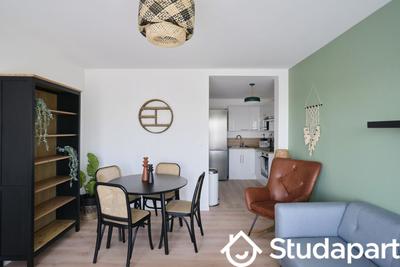 Chambre - 11 m² - 1 pièce