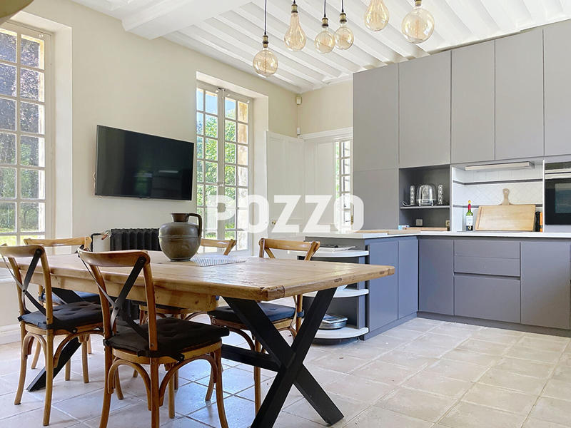 Maison - 340 m² - 11 pièces